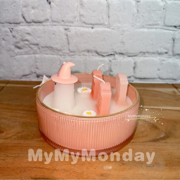 Cupcakes And Cashmere Pink Ghost Graveyard Candle - Picture 4 of 6